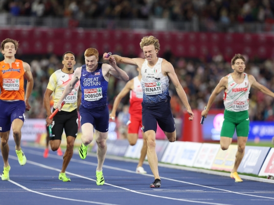 Óriási országos csúcs és bravúros ötödik hely a férfi 4x400-as váltótól