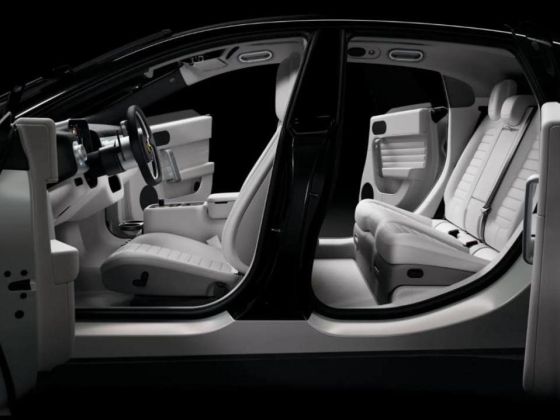 A Ferrari első elektromos autója rekordáron, 40 millió dollárért kelt el az aukción