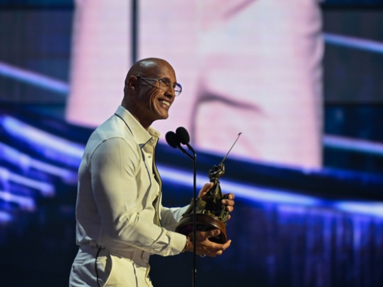 Alig hittünk a szemünknek: Dwayne Johnson és Anne Hathaway mostantól elválaszthatatlanok