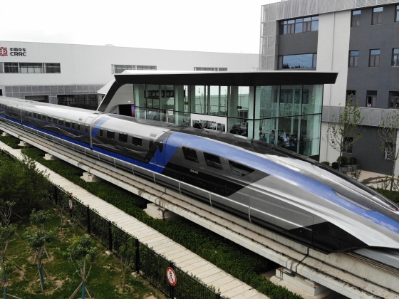 Kínában brutális gyorsulási rekordot ért el egy elektromágneses vonat, 5 másodperc alatt 800 km/h