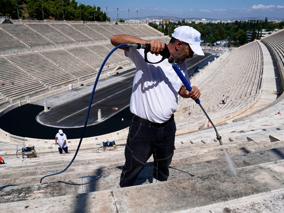 A Panathenaic Stadion márványa visszanyeri fényét: század óta először tisztították meg a görög arénát