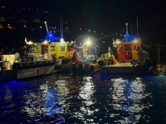 Összeütközött két hajó Cannes-ban, rengetegen a vízbe estek – videó