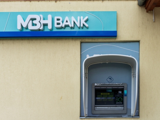 Magyar Péter felszólította az MBH Bankot, folytassa az ösztöndíjprogramot