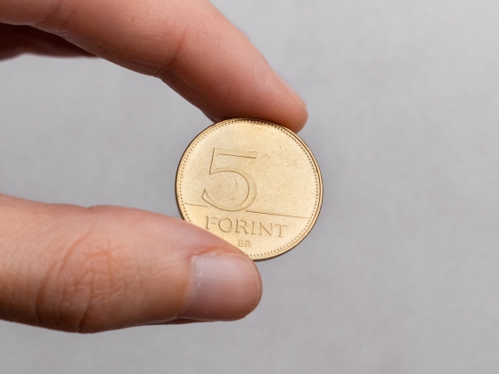 Korrigál a forint: már a 363-as árfolyamot közelíti az euró