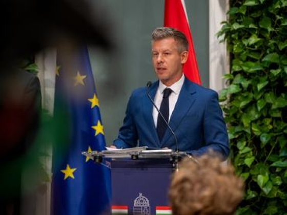 Magyar Péter üzent: ne töröljék el a rászoruló gyermekek ösztöndíját