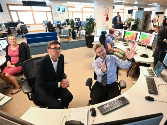 Biztonsági riadó Londonban: internetes csaló verte át a brit miniszterelnököt