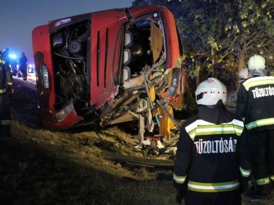 „Sikítoztak és segítségért kiabáltak” – megszólalt az M3-as buszbaleset túlélője