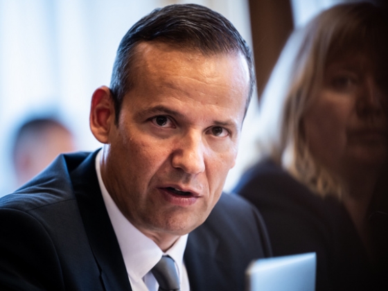 Toroczkai László nyaralás közben ment neki Magyar Péternek, aki szerinte gúnyolódott rajta