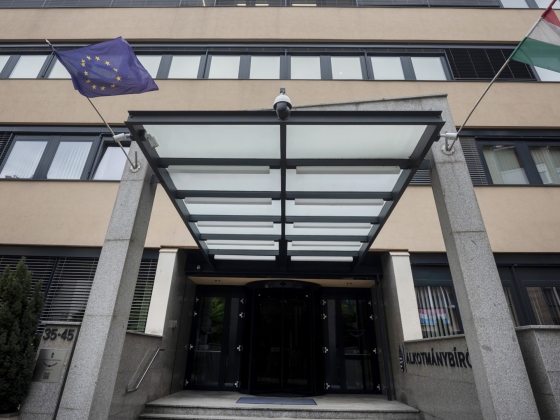 Tisza-kormány: elkaszálta a fideszes beadványt az Alkotmánybíróság, átvizsgálják a 4iG-t