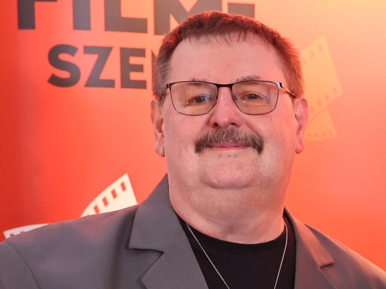 Kovi nagy dobásra készül: 20 ezerért ezt kapják tőle az előfizetők – bárkivel megteszi