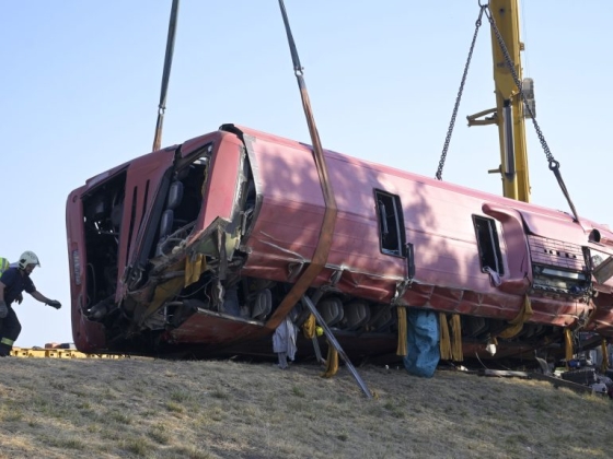 Ügyvédje szerint sokkos állapotban van az M3-ason balesetező busz sofőrje