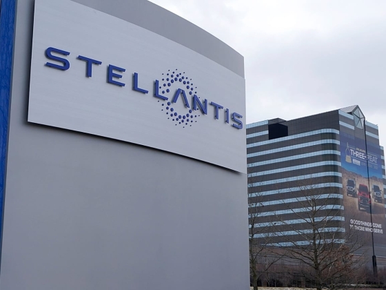 A Stellantis 955 000 autót hív vissza: új visszaesés a csoport hitelessége szempontjából