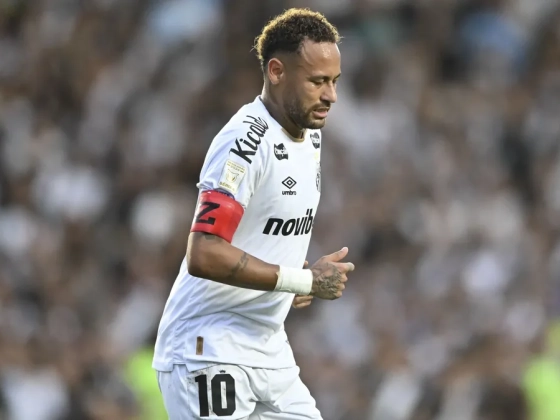 Neymarnak kellett először elhagynia a pályát a brazil bajnokságban a kapus ápolása miatt