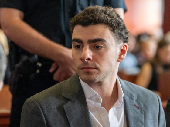 Luigi Mangione állam gyilkossági perét elhalasztották a szövetségi perbeszéd után