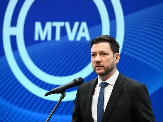 A hírhamisító Papp Dániel nettó 28,1 millió forintot kapott, amikor távozott a közmédiától