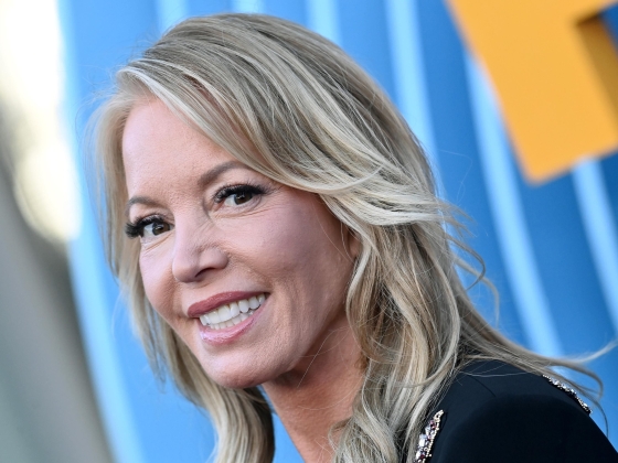 Jeanie Buss vitatja a testvérek Lakers részvény eladási kísérleteit