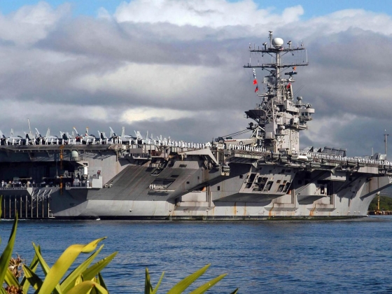 Milyen egy olyan hadihajón lenni, mint a USS Abraham Lincoln
