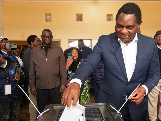 A zambiai Hakainde Hichilema a szavazatok 60%-ával nyerte meg az újraválasztást