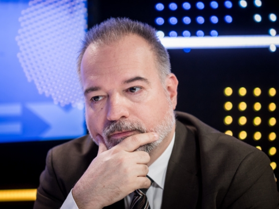 Lattmann Tamás az Alkotmánybíróság döntéséről: A prosti csak addig élvez veled, amíg tudja, hogy meg fogod fizetni