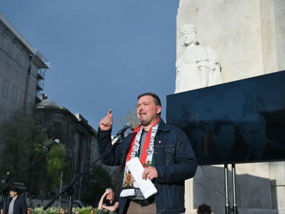 Huth Gergely: Az AB gyáva, a Fidesz meg tökönszúrta magát