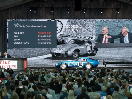 Egy Shelby Cobra a rekorder, 13,5 milliárd Ft-ot ér a legdrágább amerikai autó