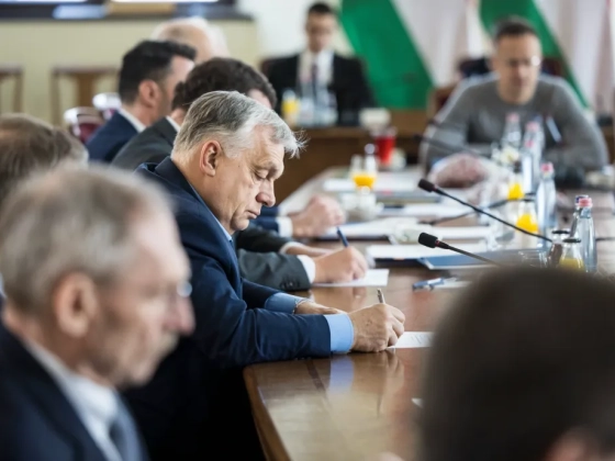 HVG: Egy kormányhatározat szerint Orbánék előre készültek arra, hogy a választási vereség esetén felgyorsítsák a kifizetéseket