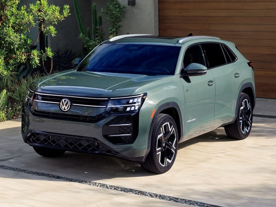 Új Atlas Cross Sport: A megjelenéskor csak négyhengeres benzinmotorral
