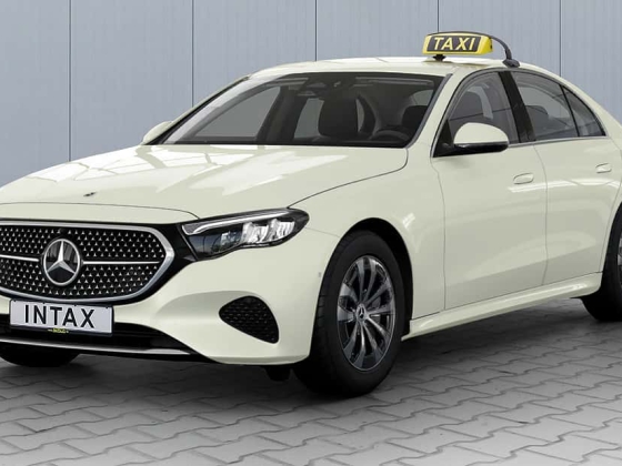 A Mercedes visszatalál a taxikhoz: az E-osztály hatalmas növekedést produkáló taxiként