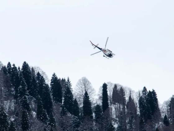 Szörnyű véget ért a nászút: lezuhant egy friss házaspár helikoptere Görögországban – videó