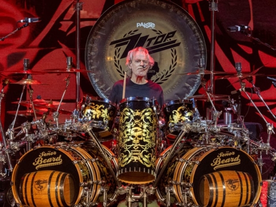 77 éves korában elhunyt Frank Beard, a ZZ Top dobosa