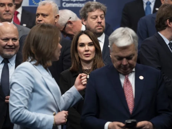 Házkutatást tartottak több ukrán magas rangú tisztviselő otthonában