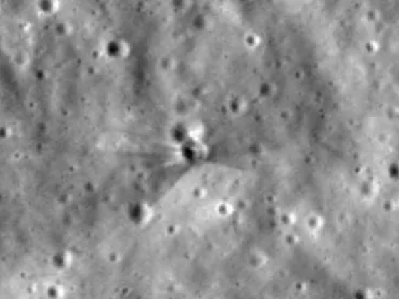 A NASA fotóin látszik, hogy mekkora krátert ütött a Holdon a nemrég becsapódott SpaceX-rakéta
