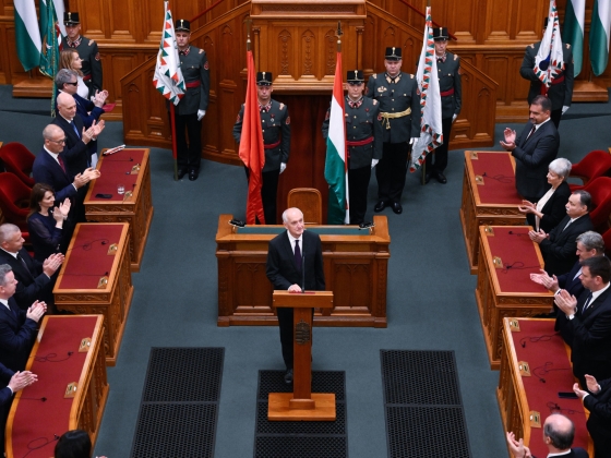Tisza-kormány: feloszolhat a Fidesz, bulizni hív mindenkit Magyar Péter