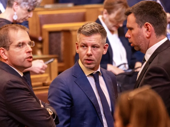 27 kérdésben kéri számon a Tisza-kormányon a választási ígéreteket a Fidesz
