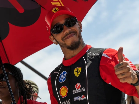 Lewis Hamilton és Kim Kardashian nem fogta vissza magát, forró fotók készültek a nyaraláson