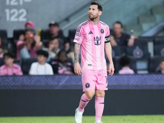 Elszabadultak az indulatok a pályán, Lionel Messi ütése súlyos következménnyel járt - videó