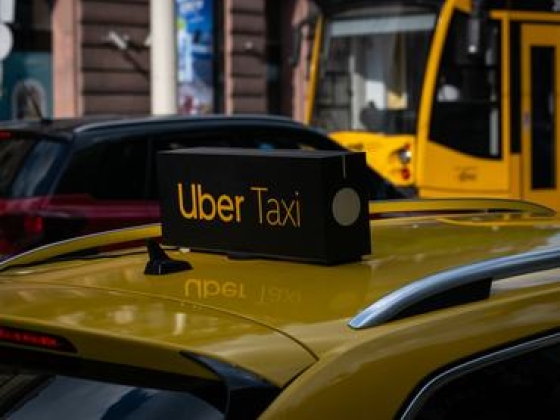 Csillagászati méretű bírságot kapott az Uber: ez nem tetszett a hatóságnak