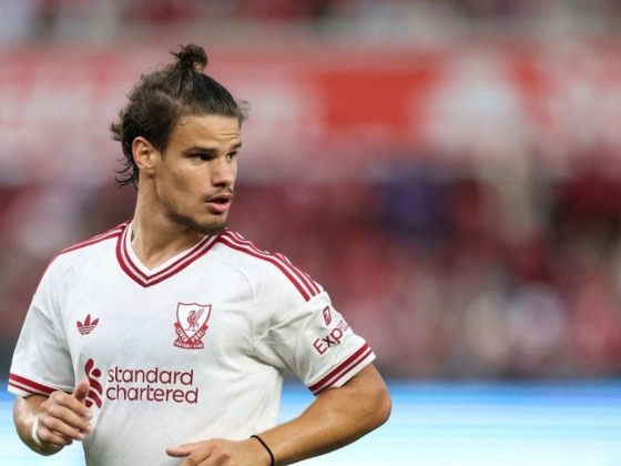 A Liverpool hivatalos honlapja Kerkez Milossal vezeti fel a Premier League-rajtot