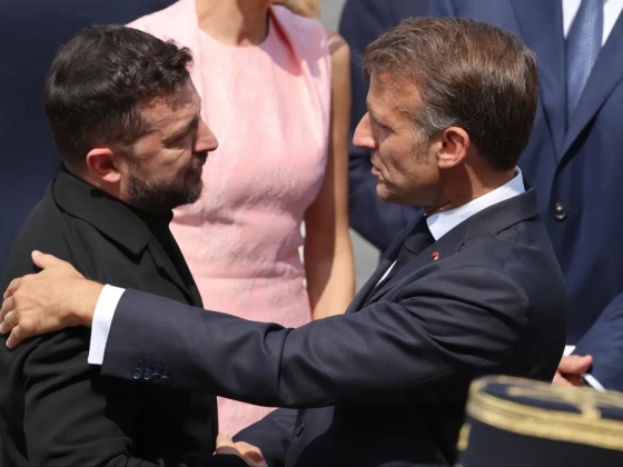 Macron: Oroszország terrorral igyekszik megtörni Ukrajnát, de ez nem fog sikerülni
