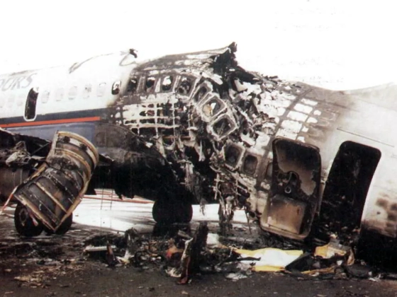 55 életet követelt a repülőtéri katasztrófa: felszállás közben gyulladt ki a British Airtours 28-as járata
