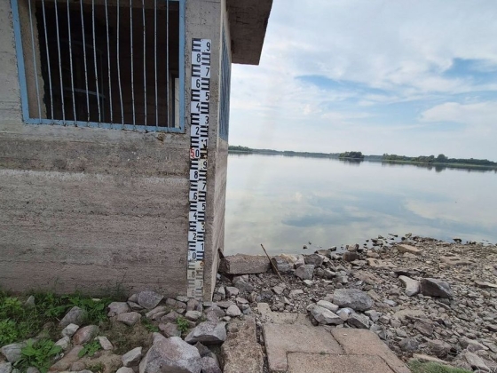 Erre senki se figyelt: a szemünk láttára szárad ki egy 200 hektáros magyar tó, miközben a Dunáért és a Balatonért aggódik mindenki – 