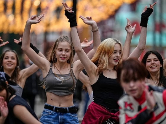 What is 'farmear aura'? Viral street battles born on TikTok