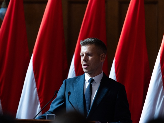 Jó hírt közölt Magyar Péter Paksról: Újra termel áramot a hatos turbina