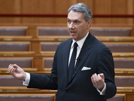 Miután kiheverte a támadásokat, Lázár János már ősszel átveheti az irányítást a Fidesznél