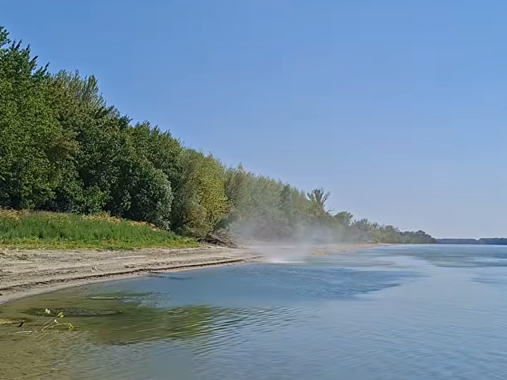 Vízördög csapott le Ráckevénél, elképesztő jelenséget vett fel egy erdész a Duna-parton - videó