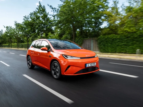 Ezer kilométeres hatótáv négyliteres átlagfogyasztással: a BYD plug-in hibrid kisautója reális áron nyújt sokat
