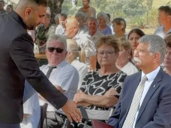 A tiszás Kőszegi Krisztián azt állítja, Kövér László megtagadta tőle a kézfogást egy megemlékezésen