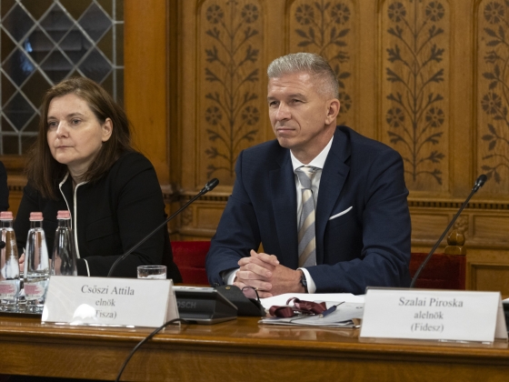 Szerdán munkához lát az MNB-ügyet feltáró parlamenti vizsgálóbizottság