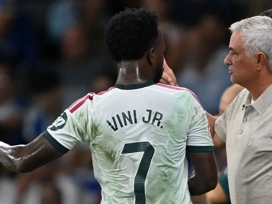 Mourinho fél évvel ezelőtt még erősen kritizálta, most viszont megvédte Viníciust