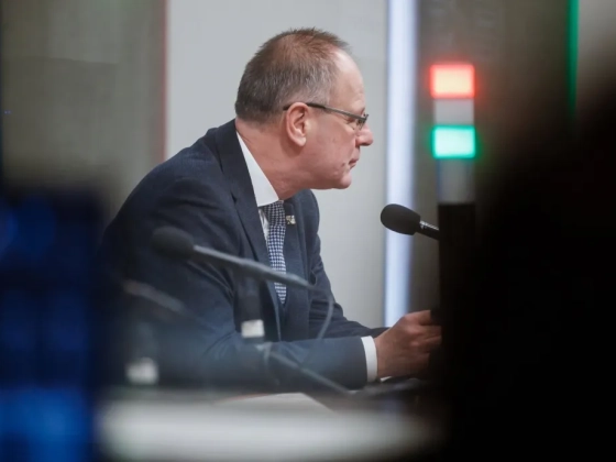 Navracsics Tibor a Kossuth rádió új műsorvezetőjének: Ha én felelős vagyok az elmúlt 16 évért, akkor ön is felelős az elmúlt 30 év újságírásáért